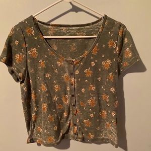American Eagle cropped shirt